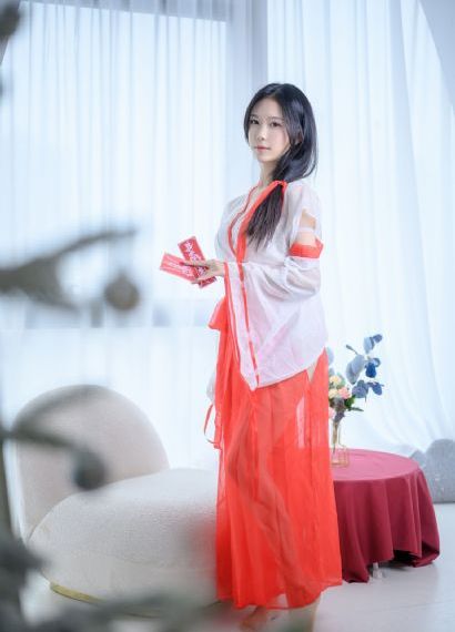 美女露出让男生揉的电影