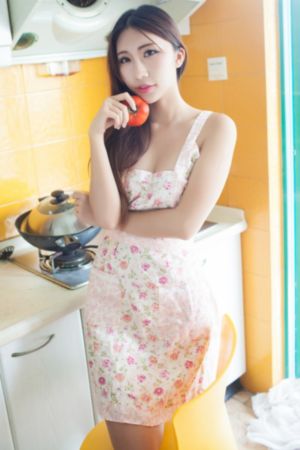 少妇脱了内裤让我添